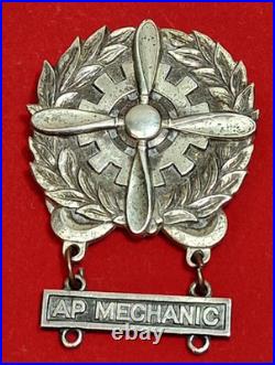 Original WWII US Army Air Forces USAAF Sterling Technician Badge AP Mechanic 19G