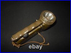 WW II US Army Air Force / Navy A-9 DACO-LITE SURVIVAL FLASHLIGHT WORKS