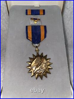 WW2-Korea US Air Medals & Ribbons In Cases Vintage Army Air Corps Force-Lot