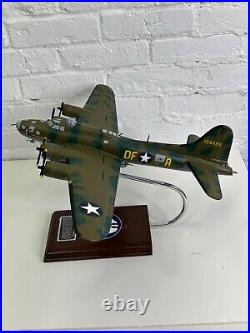 WWII US Army Air Force Boeing B-17F Flying Fortress Wood Desk Display